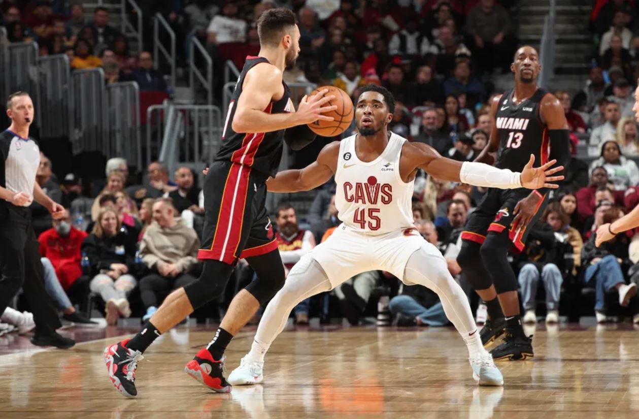 端做出强硬 端做出强硬